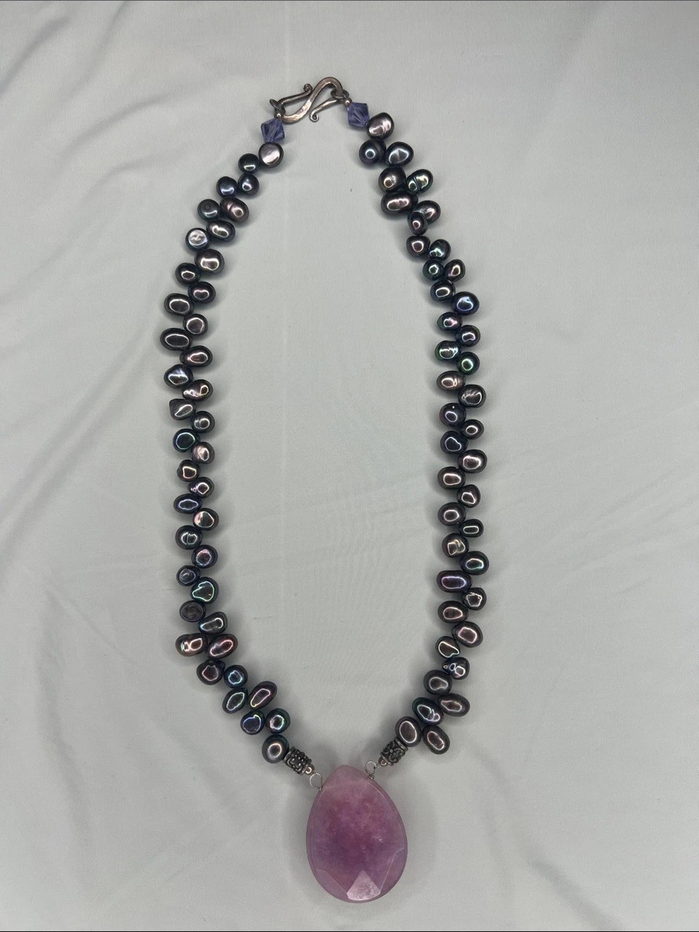 Beaded Pendant Necklace in Black & Purple Like New
